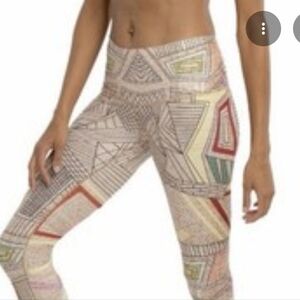 ✨️🟢🔅✳️✨️ Niyama Sol Aztec Beachcomber Crop Leggings  XS BNWT🏷